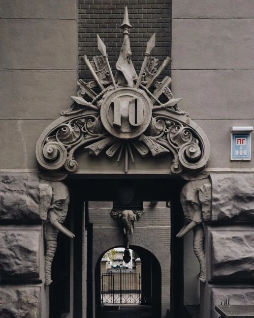 Будинок з химерами, Україна | Автор фотографії - dionisium