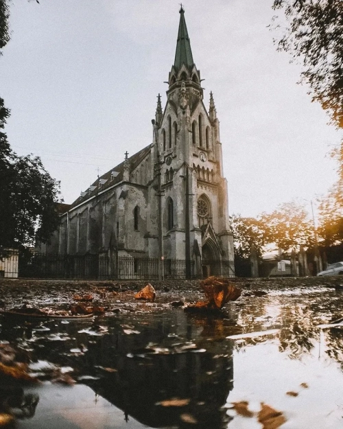 Костел Найсвятішого Серця Ісуса - Церкви, костели, монастирі, Чернівецька область, Чернівці