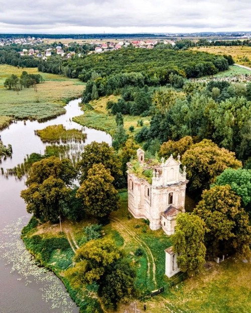 Костел всіх святих - Церкви, костели, монастирі, Львівська область, 