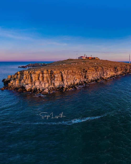 Острів Зміїний - Острови, коси, Одеська область, 