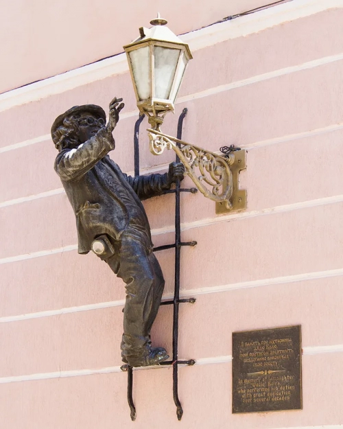 Скульптура ліхтарник дядя Коля - Скульптури, АРТ об'єкти, Закарпатська область, Ужгород