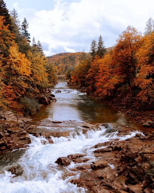 Водоспад Пробій - Водоспади, Івано-Франківська область, Яремче